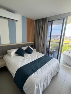 Suite con Jacuzzi y vista al mar piso 14